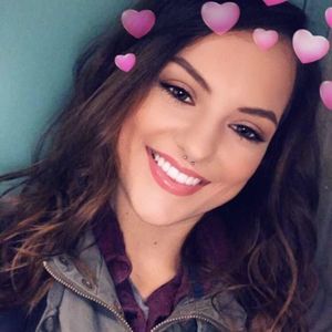 Meet your Posher, Claire